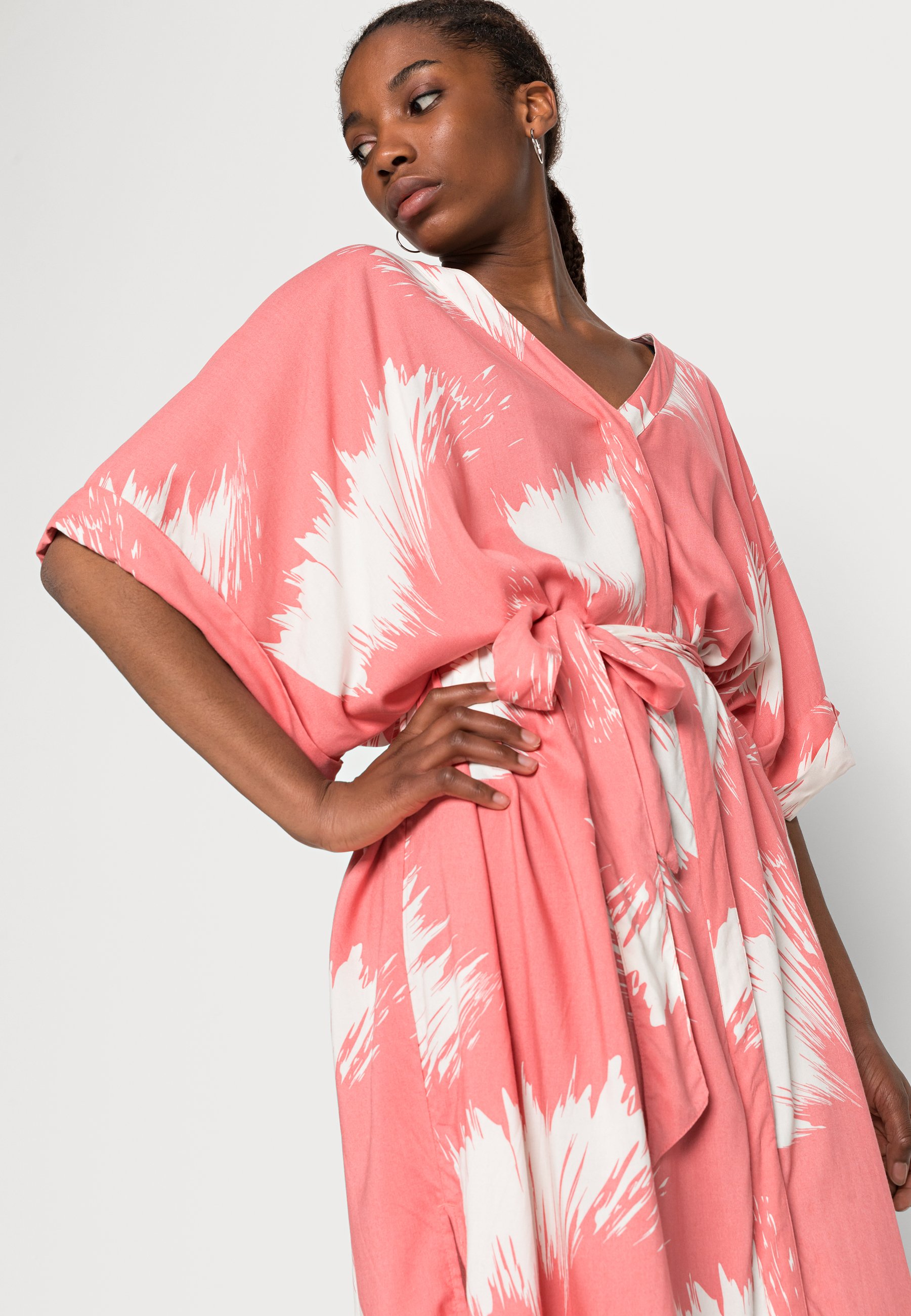 Monki Day dress - pink/multi-coloured 
