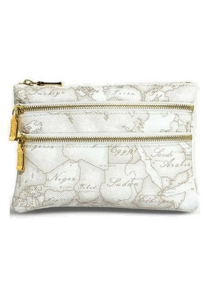 Borsetta in pelle bianca con stampa di una mappa, dotata di due zip dorate nella parte superiore e dettagli in metallo dorato. Superficie con texture.
