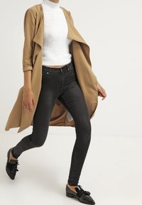 Miss Selfridge Stickad tröja - off-white