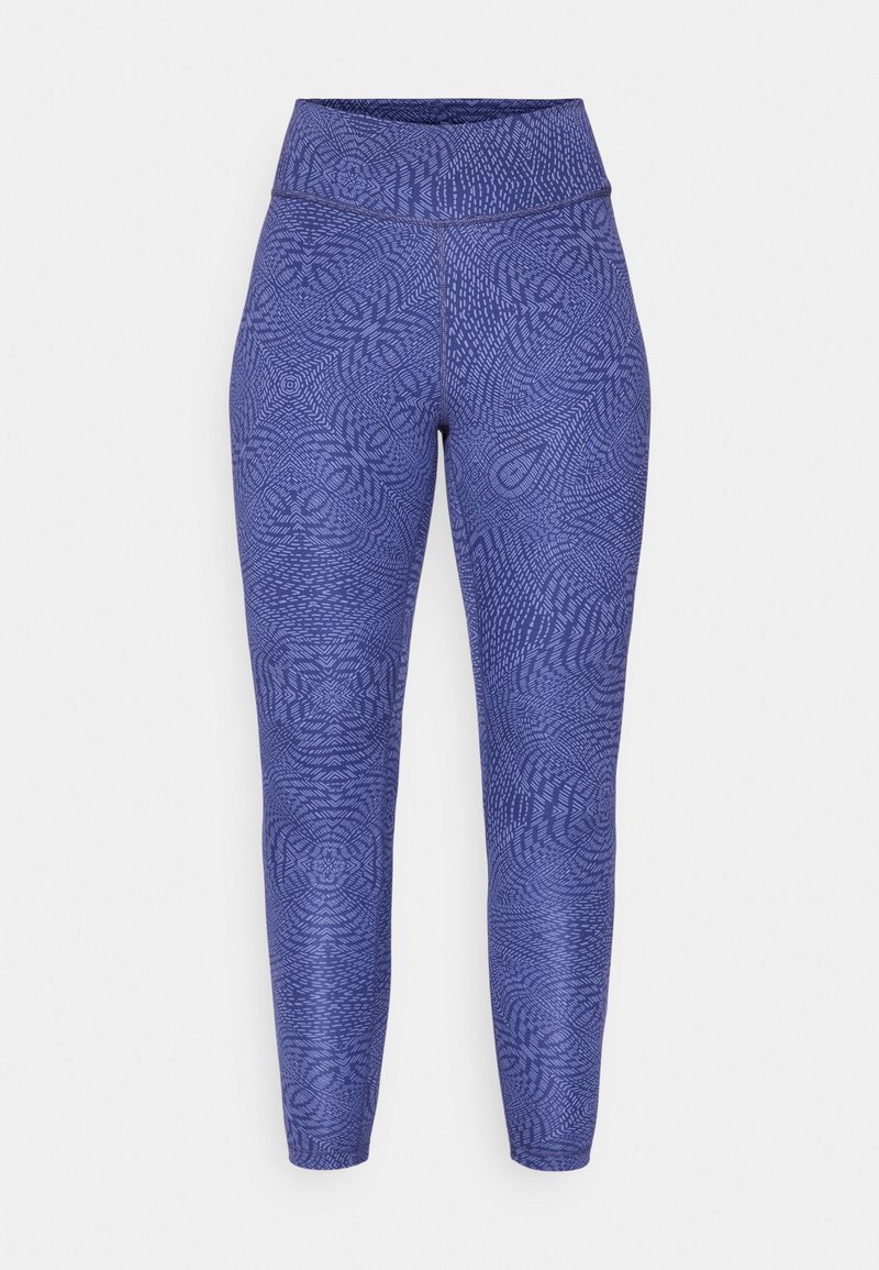 Leggings morados con un diseño texturizado y estampado. Cuentan con una cintura alta y piernas ajustadas, hechos de un material elástico y transpirable.