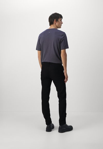 rag & bone Chino hlače - black