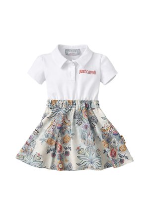 Vestito polo bianco a maniche corte con colletto e bottoni, logo "Just Cavalli" sul petto e gonna con stampa colorata di animali e fiori.