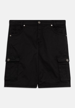 Svarta cargoshorts i bomull, med flera fickor och silverfärgad knappdetaljer. Rakt skuren med en mjuk textur.