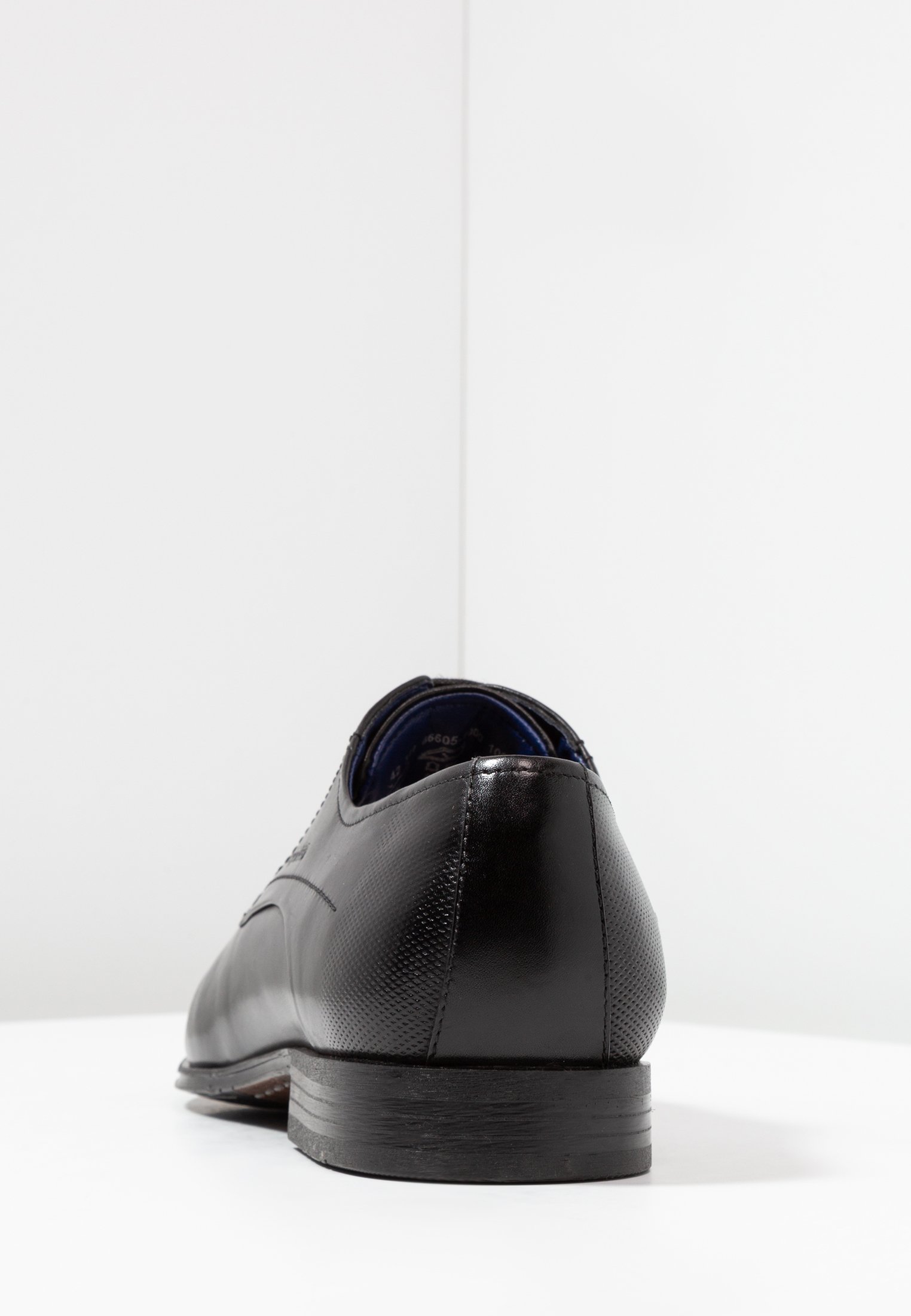 Bugatti Herren Business Schuh 'Labato' – Kognakbraunes Leder Mit Schwarzen Details