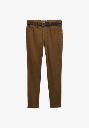 Hnědé bavlněné chinos kalhoty s rovným střihem, které mají hnědý pásek a boční kapsy. Tkanina má hladkou strukturu a minimální detaily.