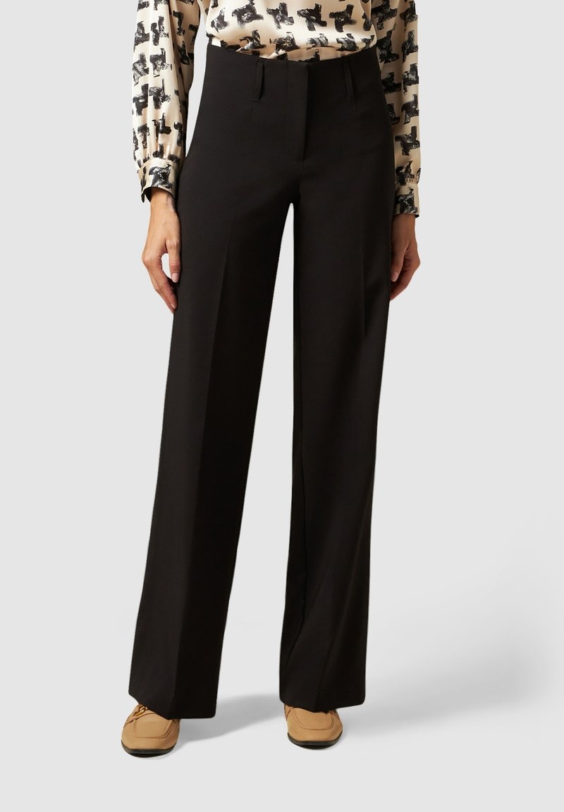 Trousers in Nero Black