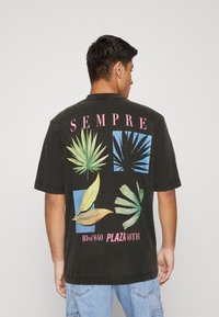 Jack & Jones JOREXOTIC TEE CREW NECK UNISEX  - Camiseta estampada - black