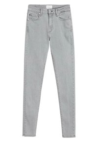 Jeans skinny de color gris claro hechos de mezclilla, que cuentan con cinco bolsillos, un cierre frontal con cremallera y botón, con una textura suave y uniforme.