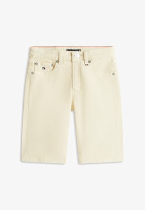 Roomkleurige denim shorts met voorste knoop, lussen voor riem, metalen klinknagels en een klein Tommy Hilfiger-logo op de voorzakken.