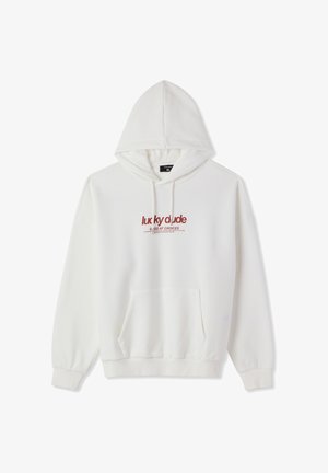 Biała bluza z kapturem z kieszenią z przodu i czerwonym nadrukiem, który głosi "szczęśliwy facet dobry w wyborze" na piersi.