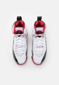 Jordan JUMPMAN TWO TREY (GS) - Basketball shoes - white/black/gym red