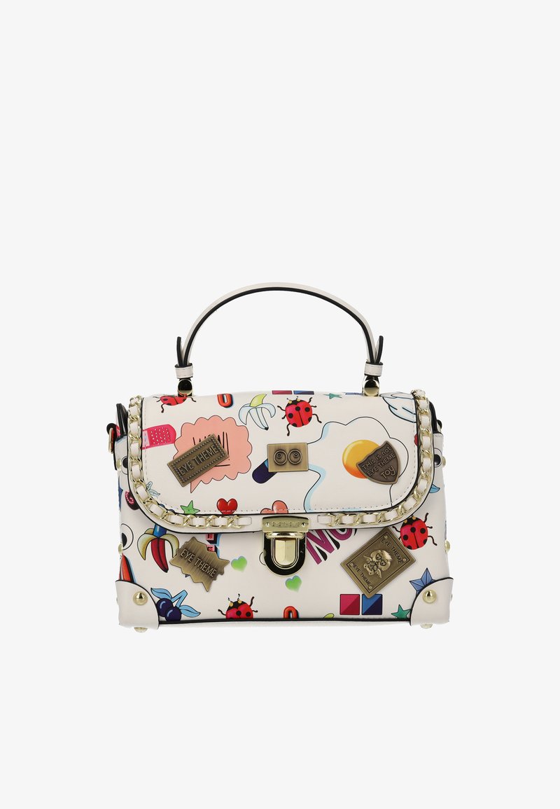 Bolso colorido hecho de material sintético con asa superior, detalles de cadena y varios adhesivos gráficos y adornos en la superficie.