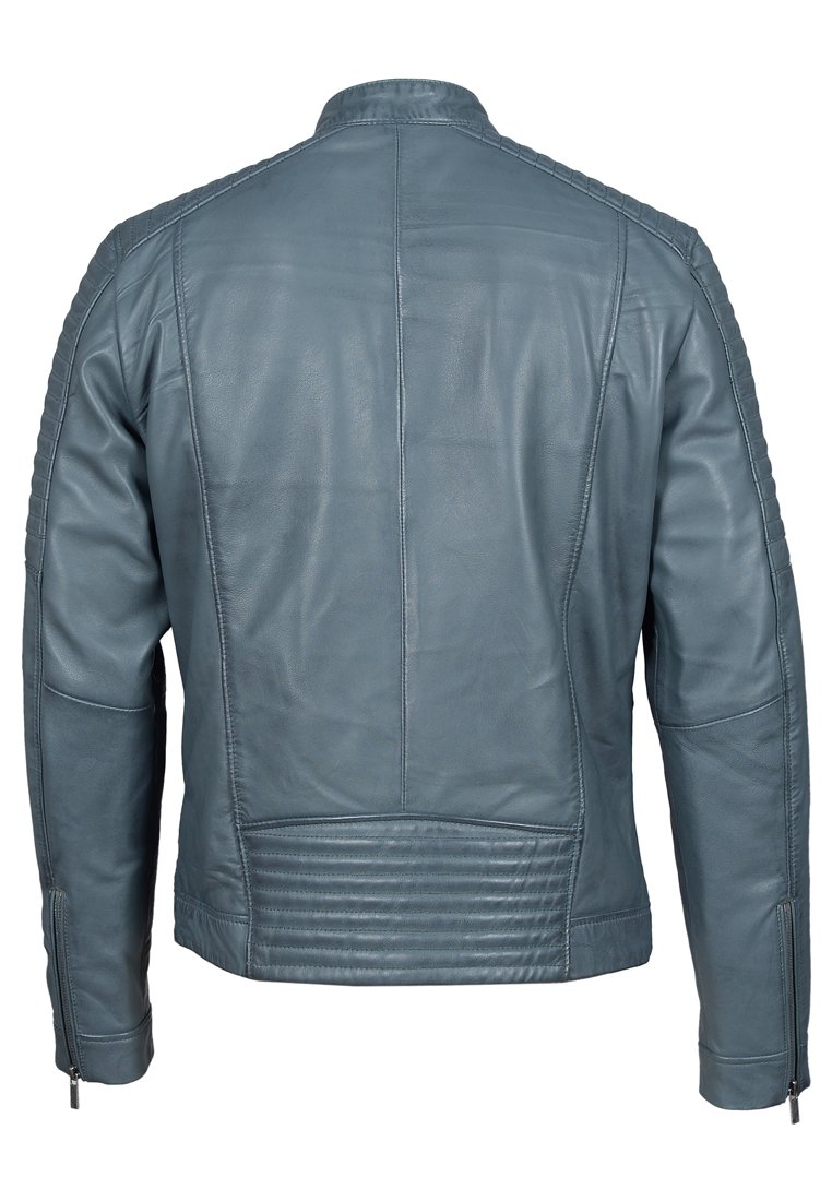 Herrenlederjacke in sanftem Blau-Grau. Mit geripptem Schulter- und Rückendesign, Reißverschlussmanschetten und glatter Textur.