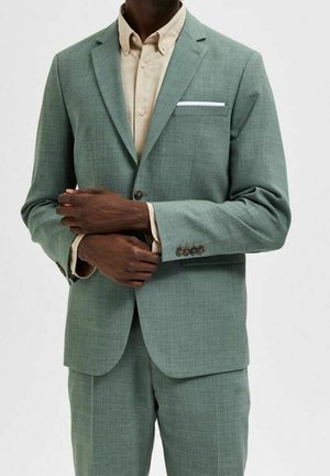 Colbert - mottled light green