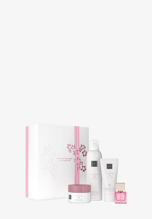 MEDIUM BATH & BODY GIFT SET - THE RITUAL OF SAKURA - FLORAL - CHERRY BLOSSOM & RICE MILK - Set pour le bain et le corps