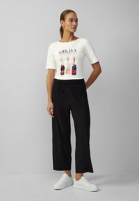 s.Oliver BLACK LABEL - T-shirt z nadrukiem