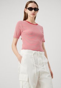 GAP T-paita - red stripes