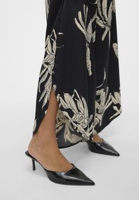 Aware VMKEILA PANTS - Kelnės - black/bonni
