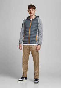 Jack & Jones JJEMULTI QUILTED JACKET - Übergangsjacke - grey melange