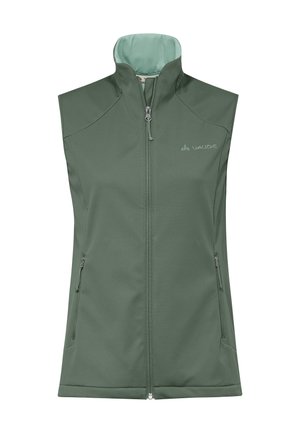 Grüne ärmellose Softshell-Weste mit durchgehendem Frontreißverschluss, hohem Kragen, zwei seitlichen Reißverschlusstaschen und kleinem Logo auf der linken Brust.