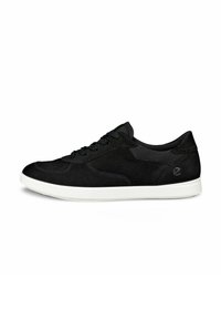 Schwarze Wildledersneaker mit elegantem Low-Top-Design, strukturierten Seitenpaneelen, runder Zehenpartie und weißer Gummisohle. Schnürverschluss.