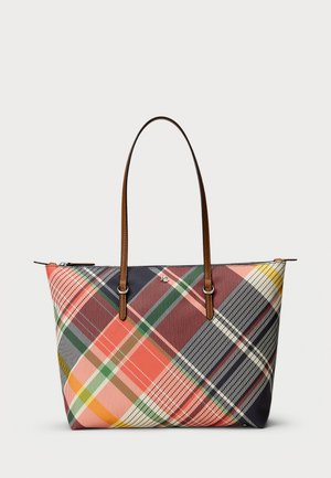 Kockovaná taška cez plece s kombináciou červenej, zelenej, žltej a námornej farby. Tkanina, hnedé kožené popruhy a zips na vrchnej strane.