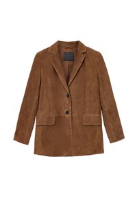 Bruine suède blazer met een notch-lapel, twee voorzakken en een enkele knoopsluiting. Glad textuur, getailleerde pasvorm en minimale detailing.