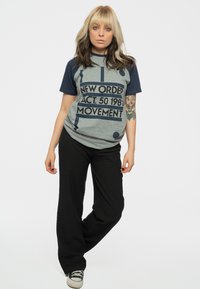 Paradiso Clothing NEW ORDER MOVEMENT RAGLAN - Print T-shirt - grey