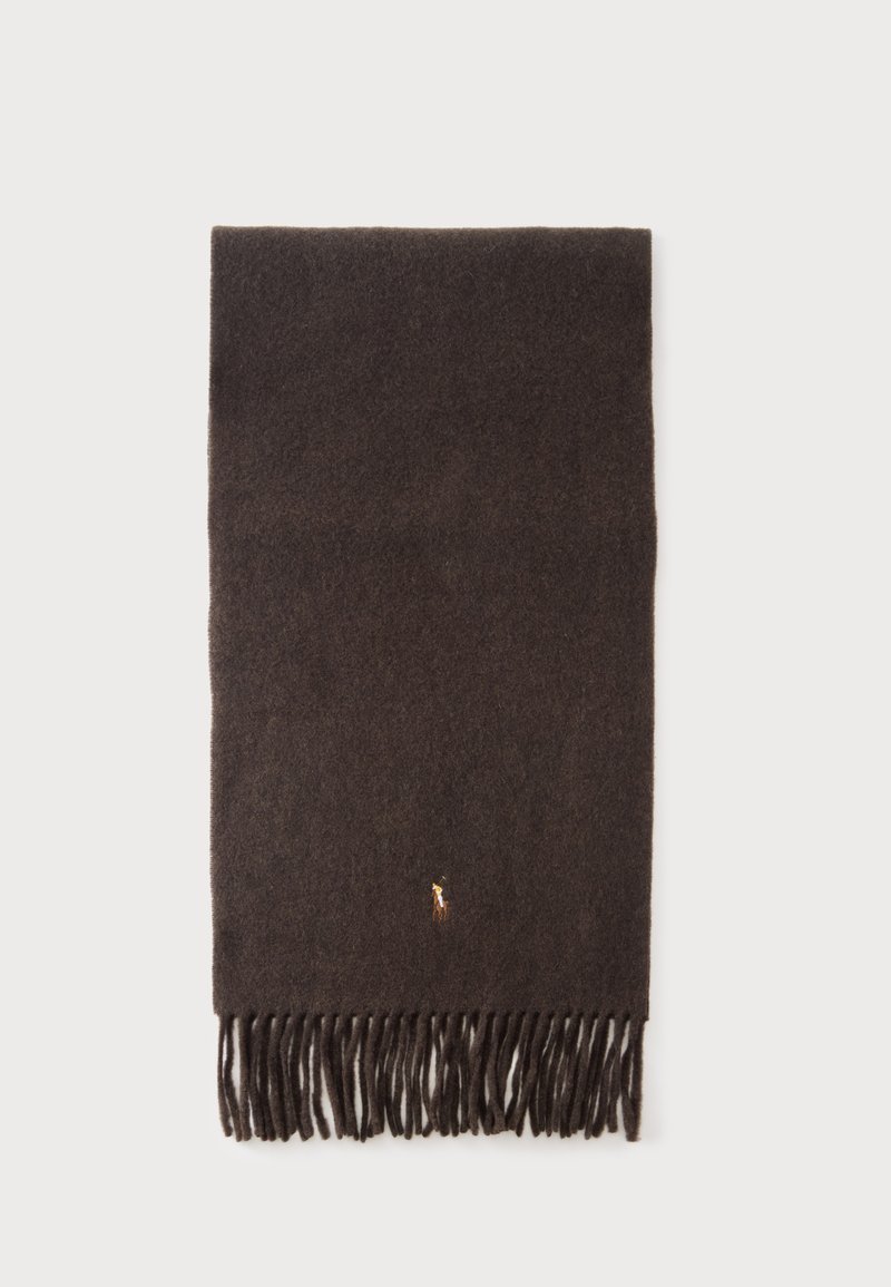 Écharpe en laine marron foncé avec des franges aux extrémités et une petite figure brodée près du bas au centre sur un fond clair.