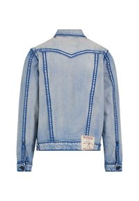Lichtblauwe denimjacket met blauwe stiksels, knoopmanchetten en een patch aan de onderkant aan de linkerkant. Heeft een klassieke kraag en een ontwerp met rugopbouw.