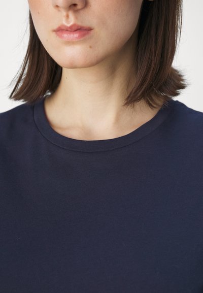 Filippa K SOFT TEE - Lihtne T-särk - navy