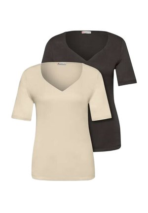 Dwie proste koszulki z krótkim rękawem i dekoltem w serek, jedna beżowa z przodu, druga czarna z tyłu, prezentowane na białym tle.