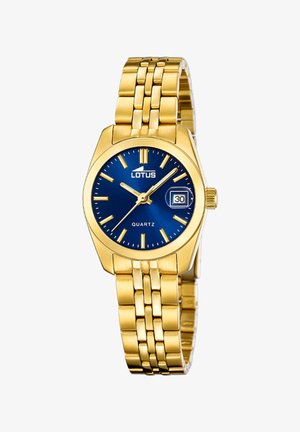 Goudkleurig quartzhorloge met een blauwe wijzerplaat, Romeinse cijfermarkers, datumaanduiding en een metalen schakelarmband ontwerp.