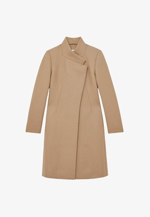 Beige Mantel aus strukturiertem Stoff, mit hohem Kragen, langen Ärmeln und verdecktem Frontverschluss mit vertikalen Nahtdetails.