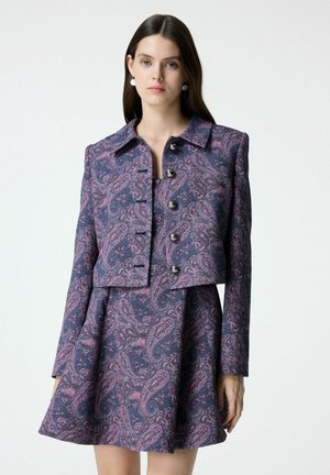 adL, Blazer