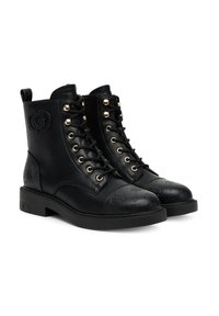 Stivaletti neri in pelle con punta rotonda, dettagli dorati, decorazioni in rilievo e finitura testurizzata. Presentano un'allacciatura frontale e una suola robusta.