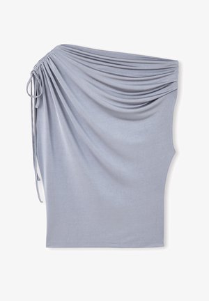 Falda asimétrica gris claro con fruncido recogido y lazo ajustable en un lado, hecha de tela suave y elástica.