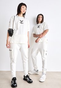 Carlo Colucci PANT UNISEX - Cargobroek - off-white