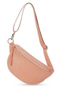 Borsa a tracolla in pelle rosa chiaro con design curvo, chiusura con zip dorata e una sottile tracolla regolabile. Presenta il logo del marchio impresso.