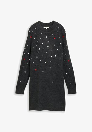 Koolgrijze trui met lange mouwen en ronde halslijn, voorzien van verspreide witte en rode hartontwerpen door de textuur van de stof.