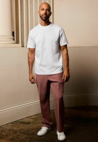 Next REGULAR FIT SIGNATURE SUPIMA  - Basic T-shirt - white