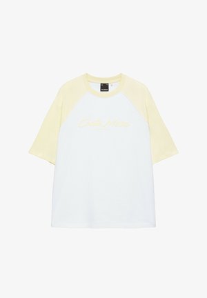 PULL&BEAR, COSTA MESA RAGLAN SLEEVE GRAPHIC - T-SHIRT - T-shirt imprimé - yellow