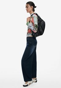 Desigual SMALL WITH BUCKLES - Handtasche - black
