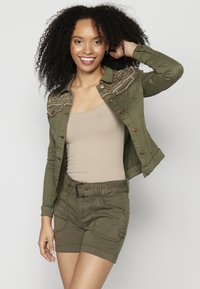Koroshi Traper jakna - kaki  khaki