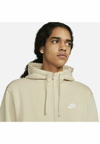 Nike Sportswear M CLUB HOODIE FZ BB - Camisola com fecho - rattan rattan white