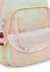 Kipling SEOUL LAP BTS+ - Skolväska - gradient dream