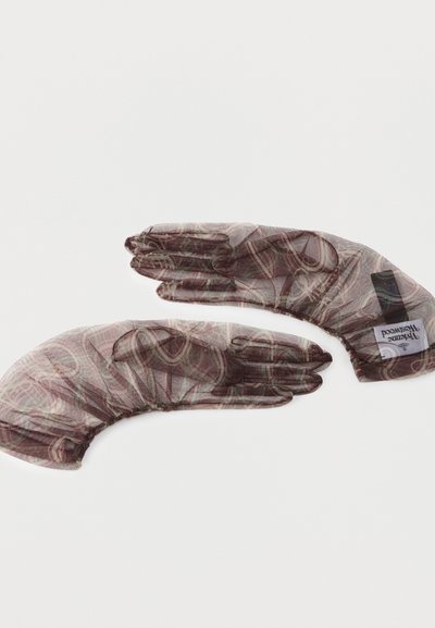 Paire de gants translucides marron avec un motif abstrait, posés à plat sur une surface blanche, comprenant une étiquette de marque en tissu visible.