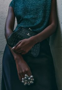 Selected, black