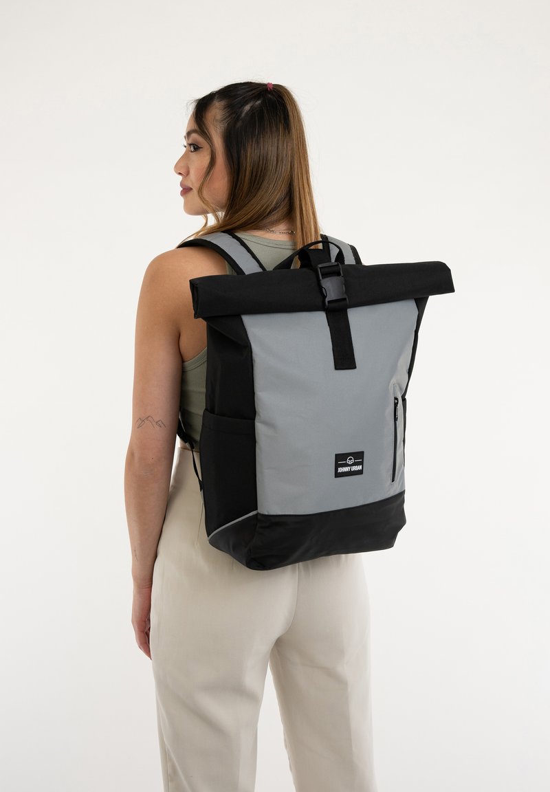 Johnny Urban ROBIN MEDIUM BIKE - Hátizsák - schwarz reflektierend