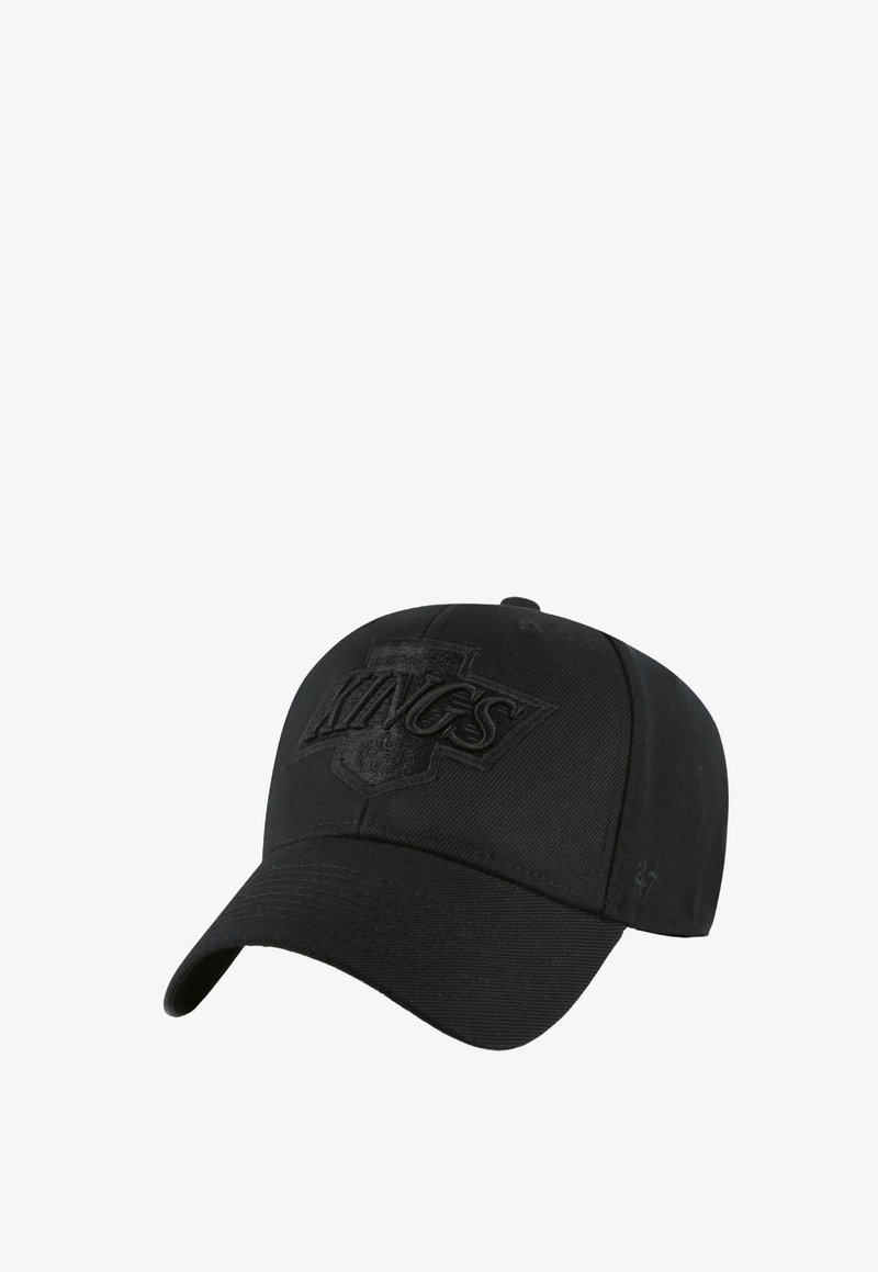 Casquette de baseball noire avec un logo "KINGS" en relief, forme structurée, tissu texturé et visière courbée.